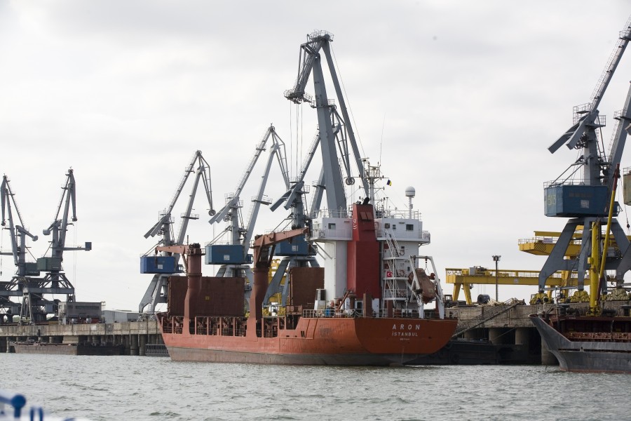 EXCLUSIV VL / În urma conflictului din Ucraina - „Efectul Putin” scoate din amorţire portul Galaţi!