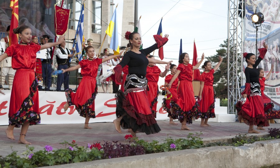 Festivalul "Doina Covurluiului": Explozie de veselie şi culoare