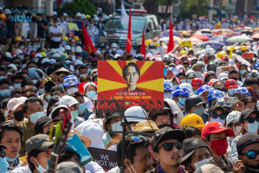 Protestatari din Myanmar, împușcați de forțele de ordine