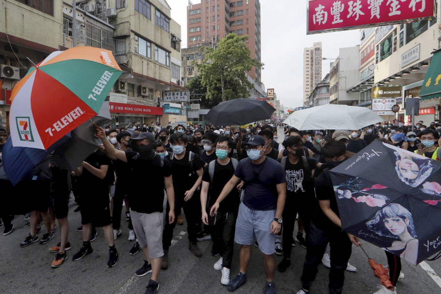 În criza din Hong Kong, Trump salută reacţia... Chinei