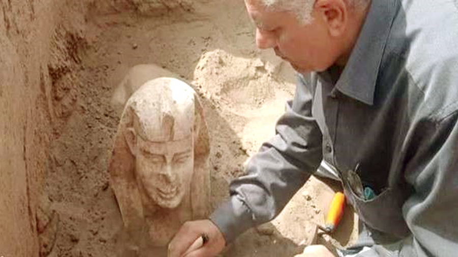 Un sfinx „zâmbitor’’, descoperit de arheologi în Egipt