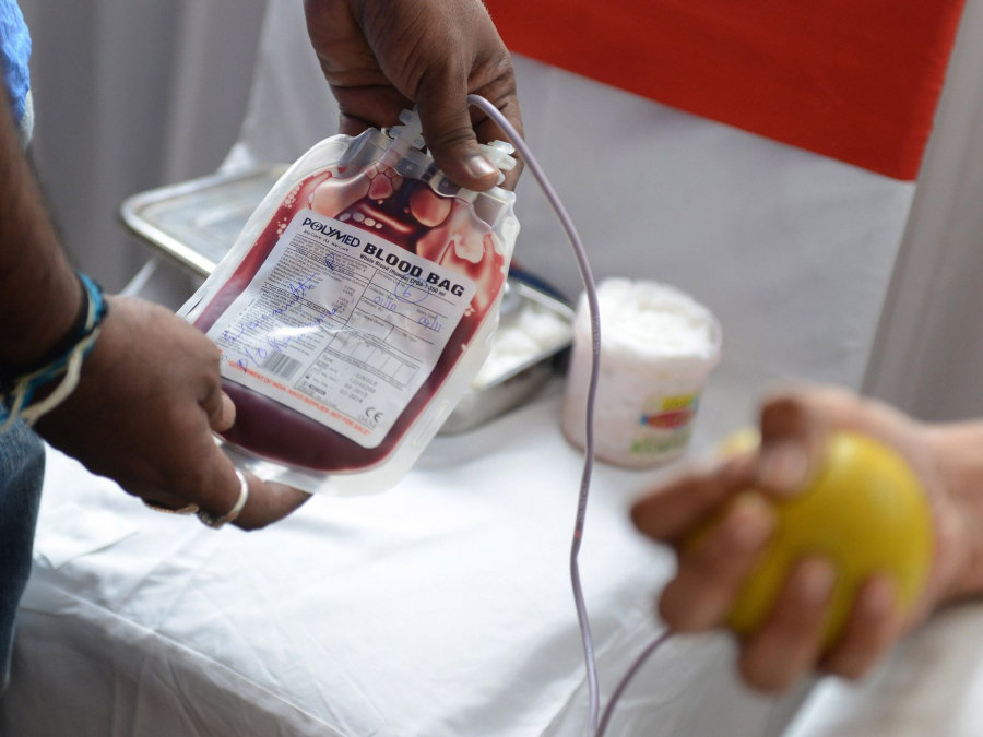 Benefic pentru toată lumea. Un donator de sânge poate salva cel puţin trei vieţi