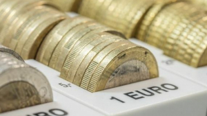 Euro a scăzut la minimul ultimelor trei săptămâni