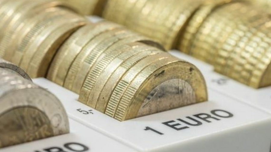 Euro a scăzut la minimul ultimelor trei săptămâni