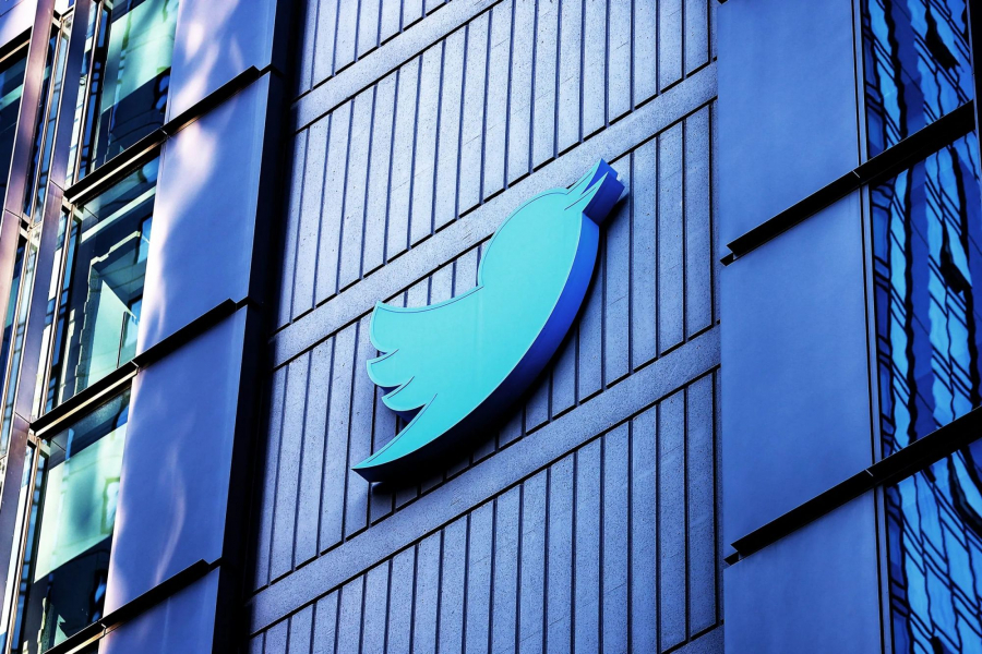 Un fost director al Twitter acuză compania