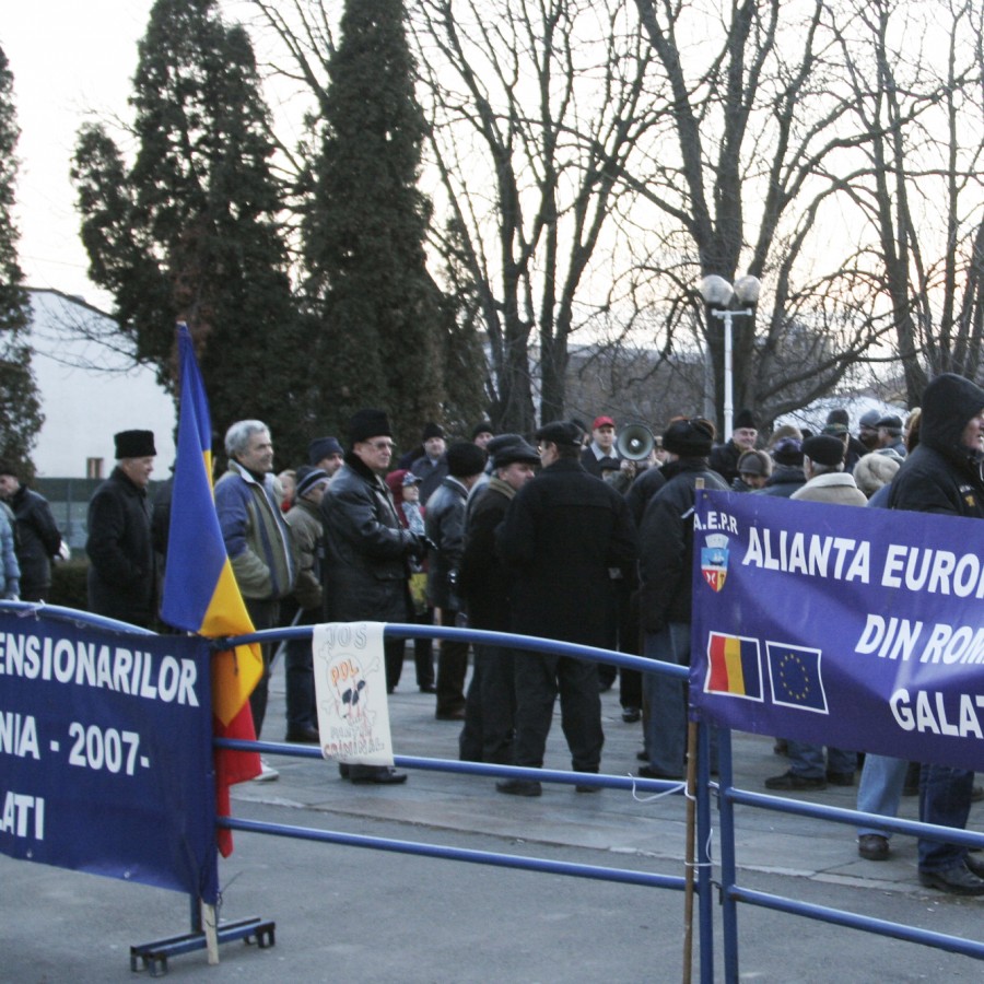 Protestele continuă la Galaţi şi după reîntoarcerea lui Raed Arafat la Ministerul Sănătăţii