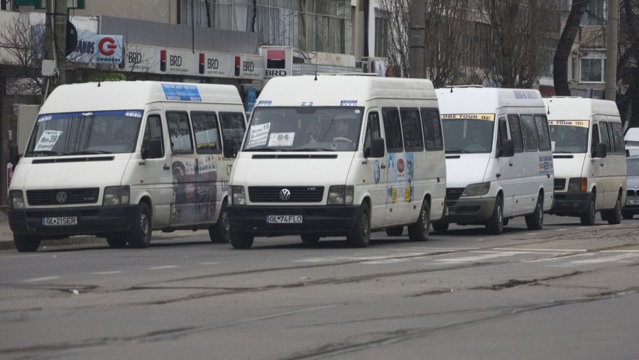 Transport local pe mai mulţi bani - Operatorii, ameninţaţi de scumpiri