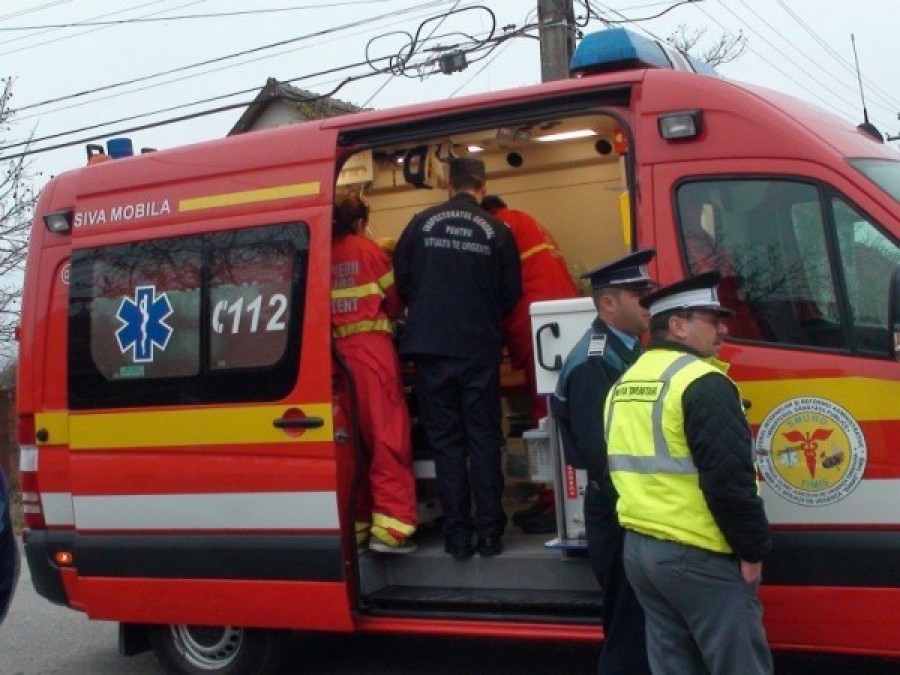 Accident grav la Tudor Vladimirescu. Două tinere, rănite grav de o maşină izbită de un TIR