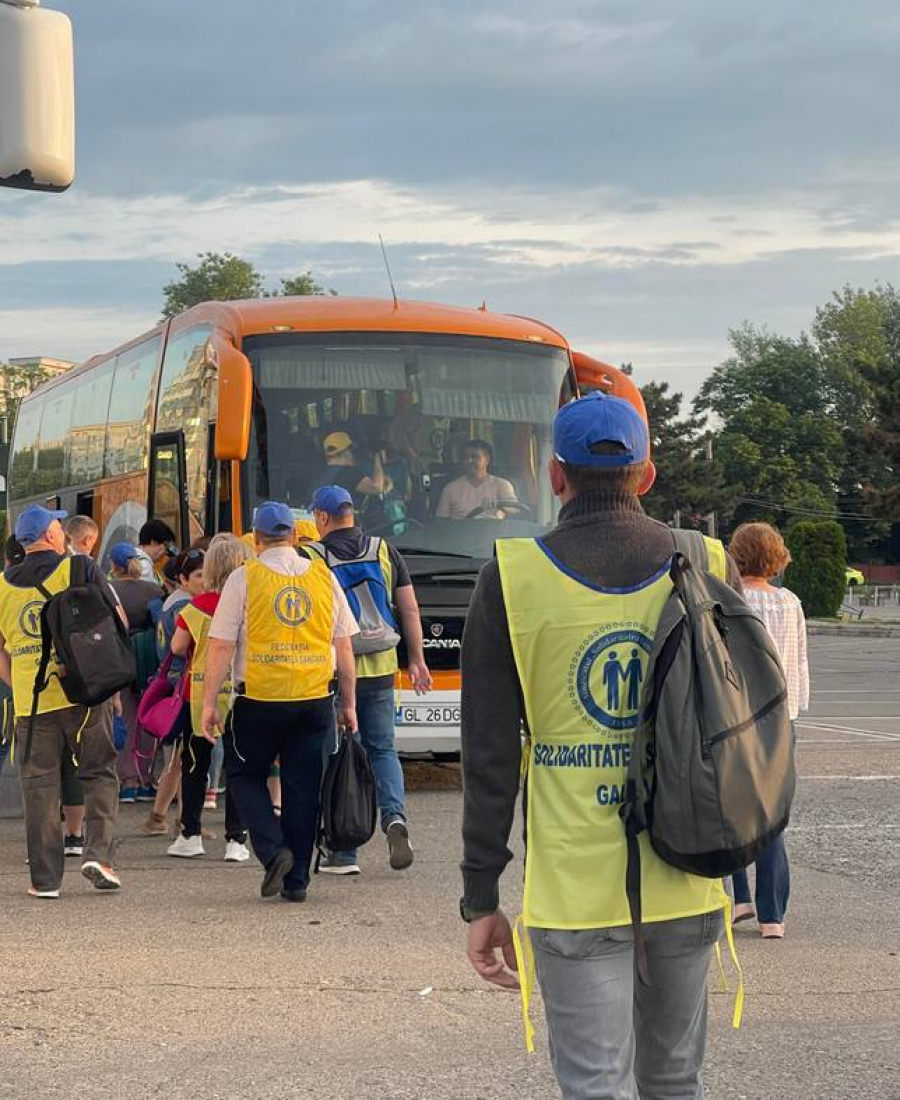 Angajații din sănătatea gălăţeană protestează în Capitală