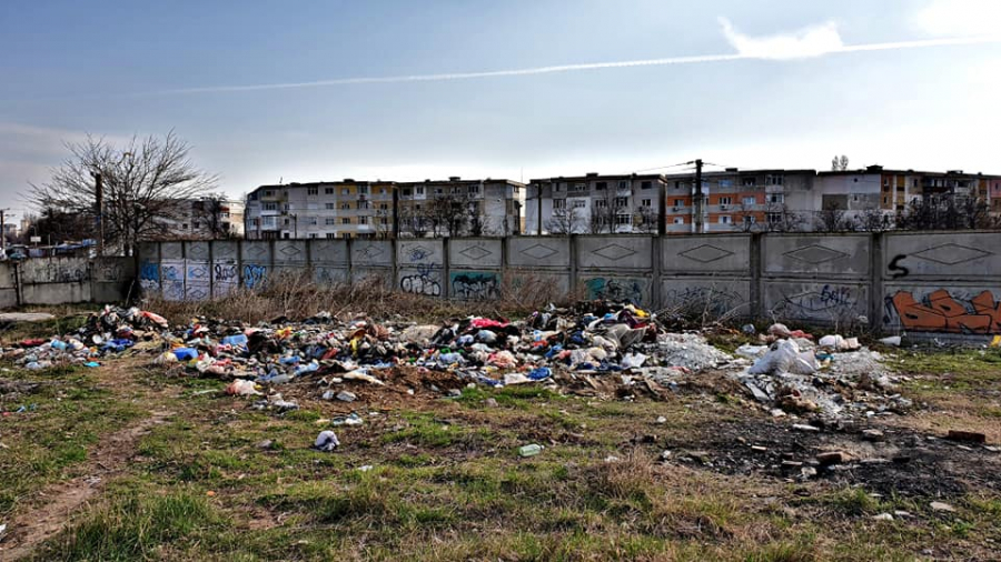 #Trashtag. Acţiune de strângere a gunoaielor in Galaţi