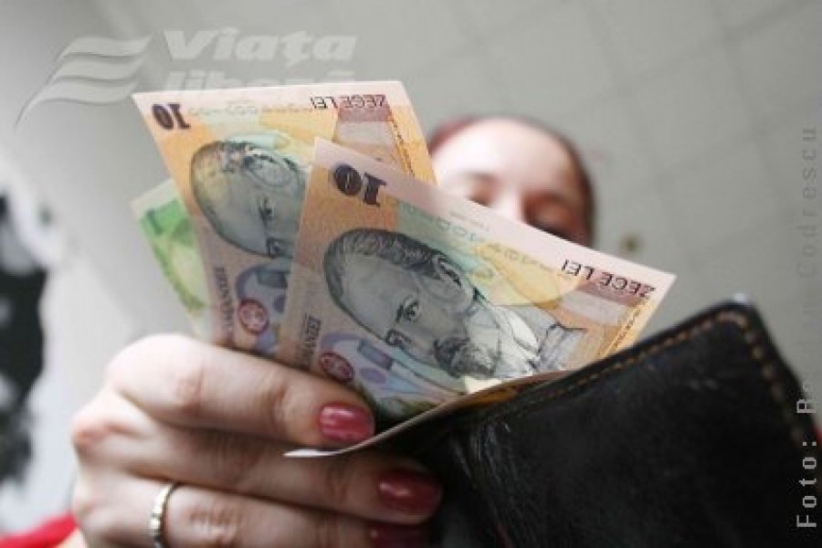 Secretara de la Liceul din Tudor Vladimirescu se luptă cu sistemul