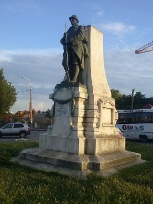 Campanie VL &quot;Monumentele Galaţiului&quot;: Soldatul de la gară aşteaptă România Mare! 