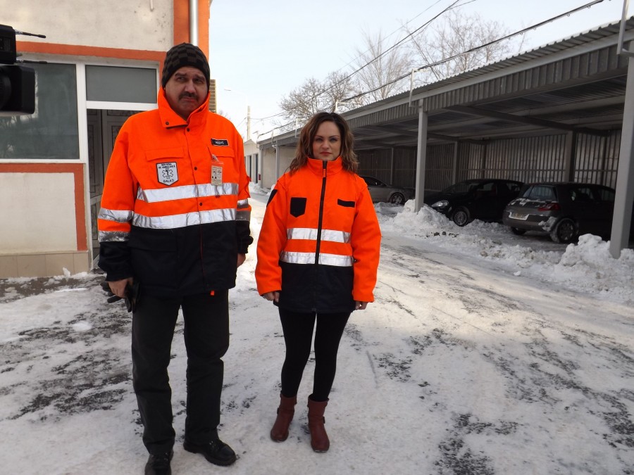 Profesioniştii de la ambulanţă/ Oamenii din spatele uniformelor de salvatori