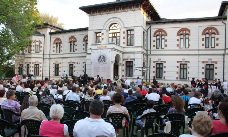 Festivalul Internaţional de muzică veche tradiţională