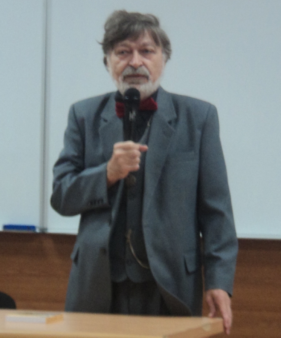 Victor Cilincă le-a prezentat şi elevilor „Abecedar istoric gălăţean”