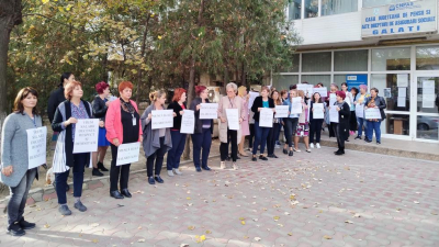 Angajații Casei Județene de Pensii Galați  vor salarii egale cu cei din București (FOTO și VIDEO)