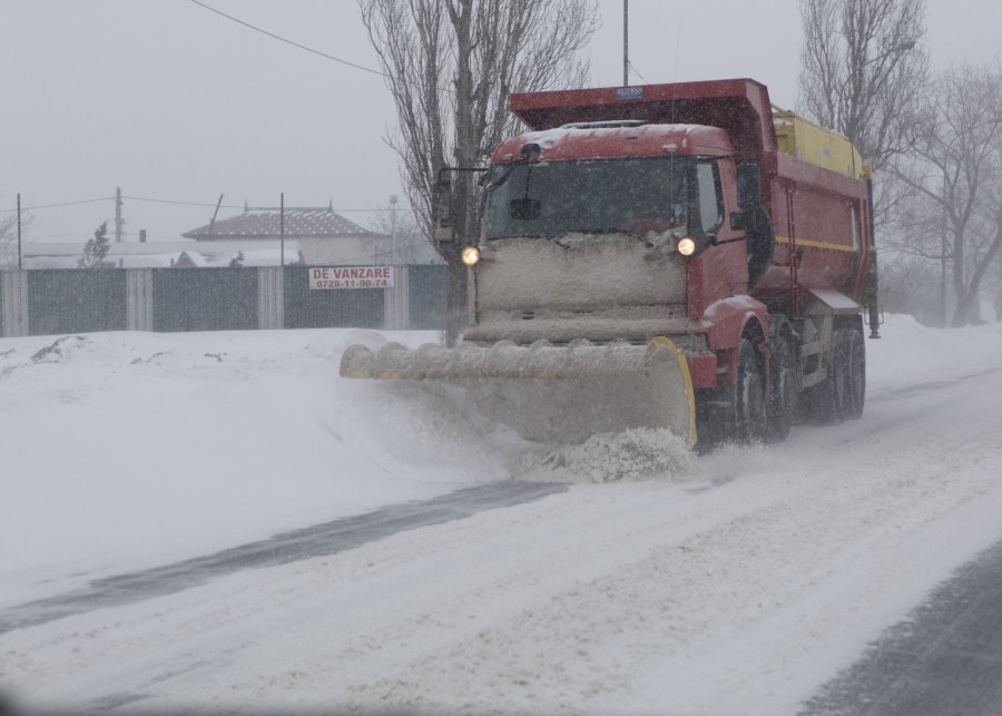 Gălăţenii iau spuma/ Tancradul a mai pus mâna pe un contract de deszăpezire