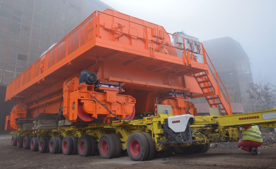 ArcelorMittal Galaţi | Se montează un utilaj gigant pentru transportul oţelului lichid