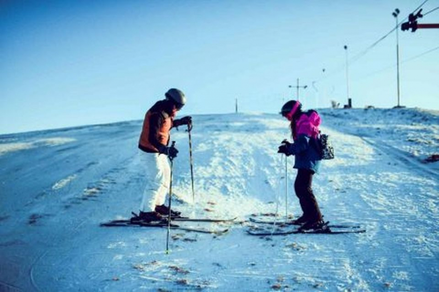 Cum să nu te faci de râs când mergi prima dată la schi