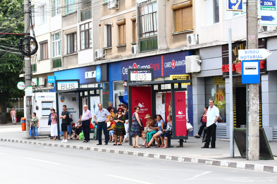 ”Când vine autobuzul? – La toamnă!” (FOTO)