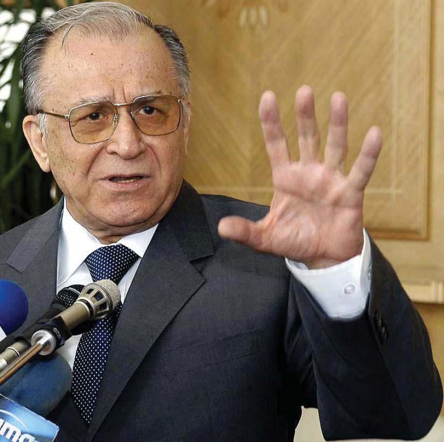 Ion Iliescu: Ar fi o prostie ruperea USL. Antonescu şi Ponta au stabilit o întâlnire să discute problemele