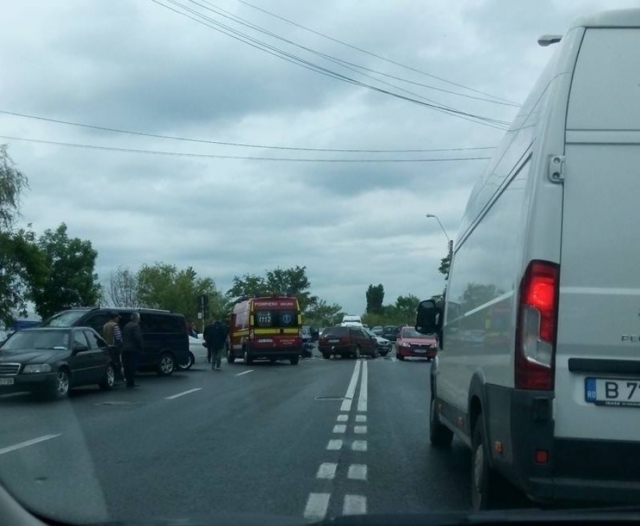 ACCIDENTE ÎN LANȚ pe străzile din Galaţi. Şoferii ”străini”, principalii vinovaţi