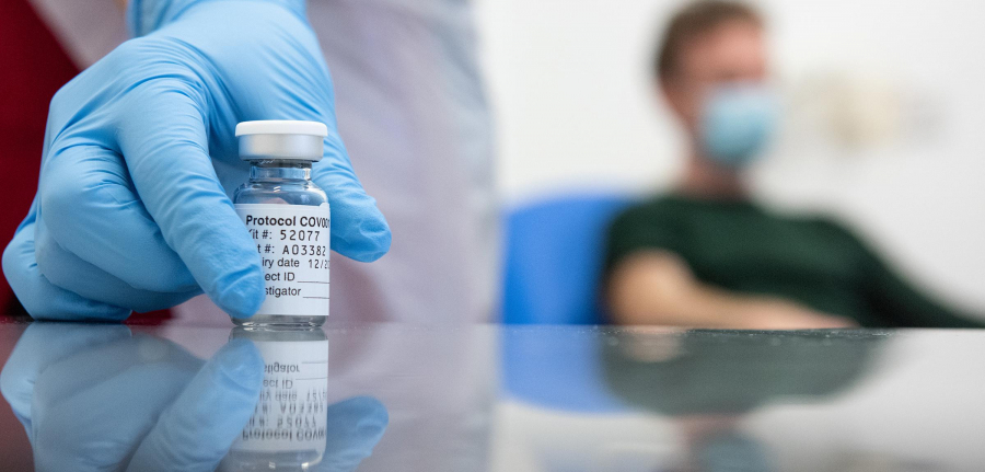 Guvernul introduce restricții pentru nevaccinați. Măsurile care intră în vigoare de la o incidență de 3 la mie