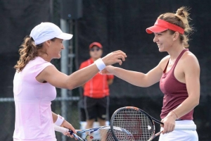 DUBLĂ VICTORIE românească în Canada. Simona HALEP și Monica NICULESCU, calificate în FINALELE Rogers Cup