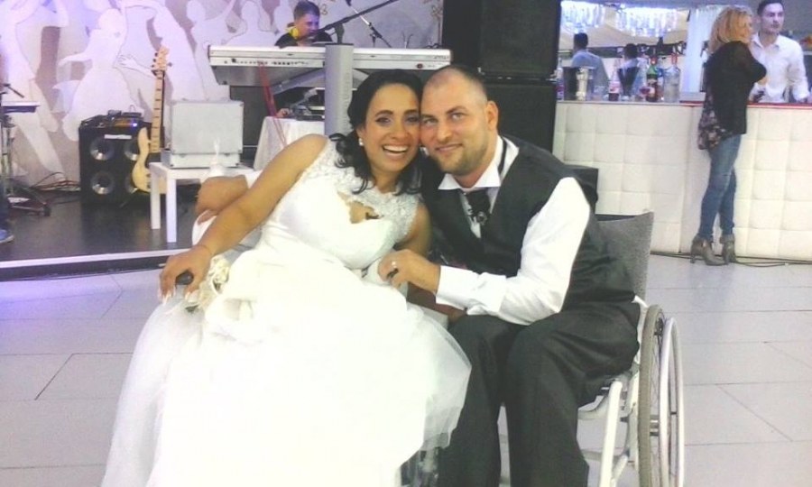 Doi gălăţeni cu dizabilităţi au avut nuntă de vis la „Poftiţi de vă iubiţi”