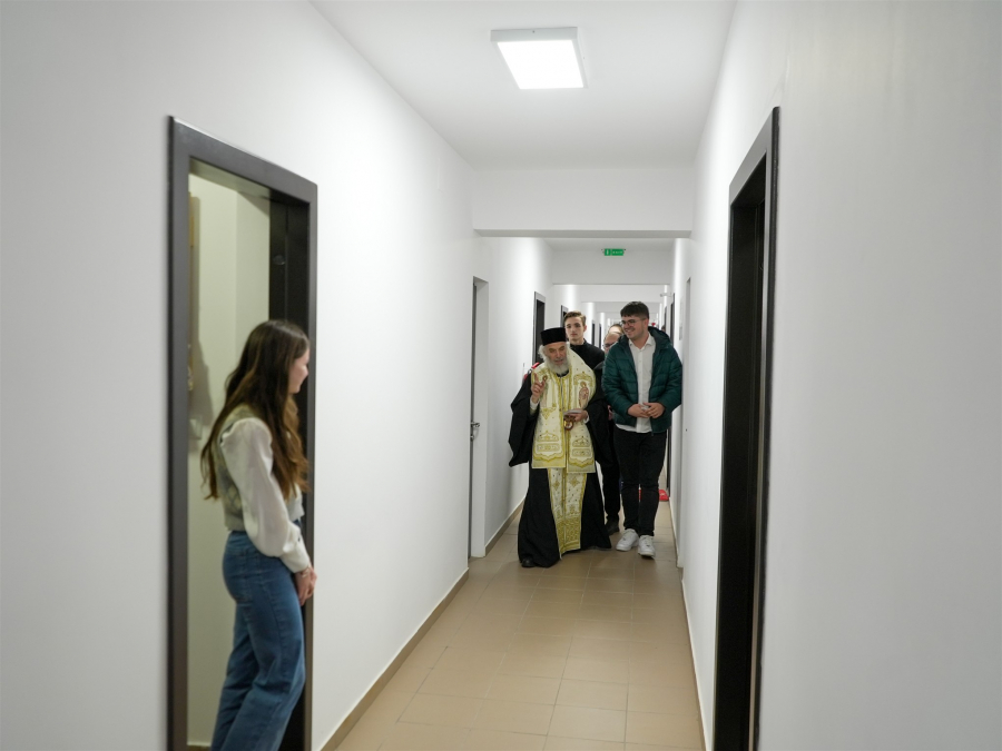 Au fost binecuvântate căminele Universităţii „Dunărea de Jos”