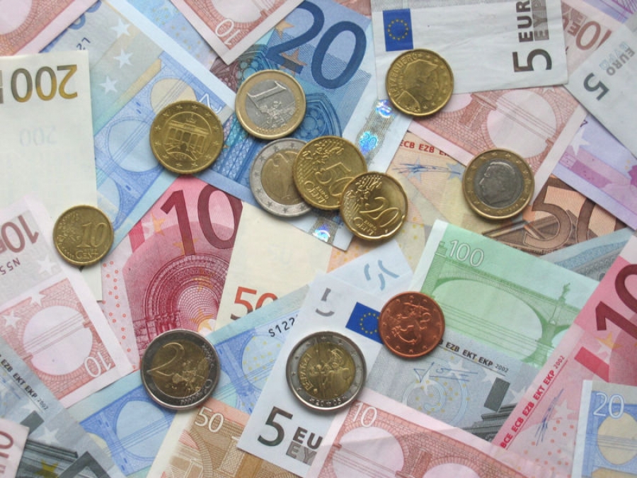 Euro a pierdut doi bani (Analiză)