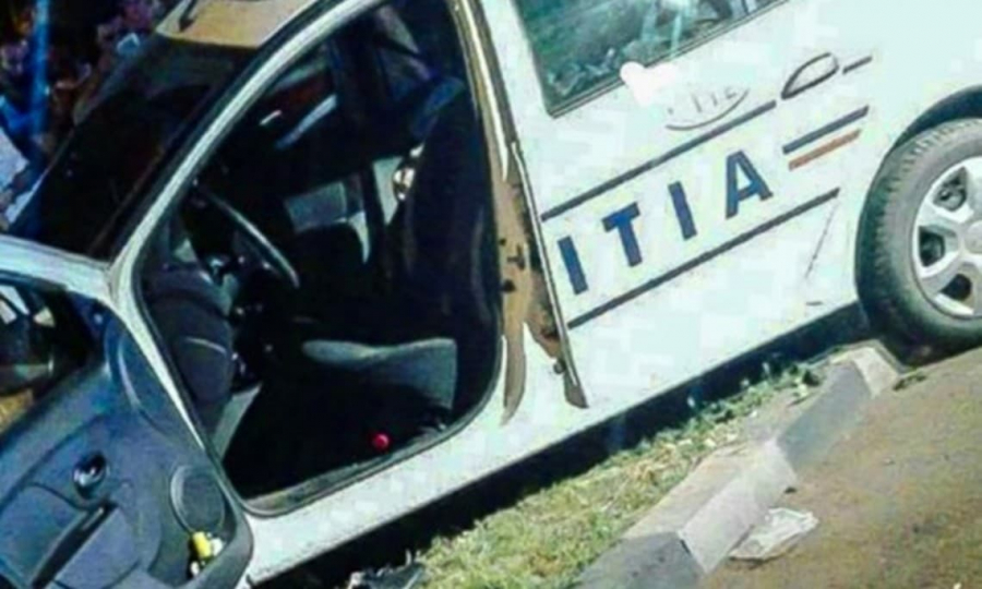 În județul Brăila, doi polițiști decedați într-un accident rutier. După impactul cu un copac, autoturismul a fost cuprins de flăcări uriaşe, cei doi rămânând încarceraţi