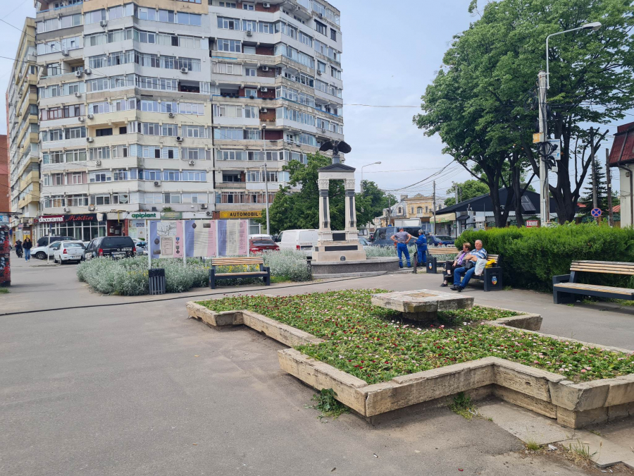 Se caută proiectanţi pentru regenerarea urbană a piaţetei de la Stirex. Monument înconjurat de bălării şi degradare