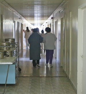 La Spitalul Judeţean Galaţi, doi MEDICI lucrează cât pentru trei
