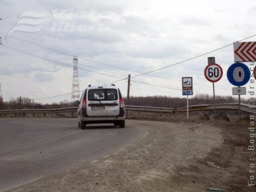 Trafic de motorină pe digul Galaţi-Brăila