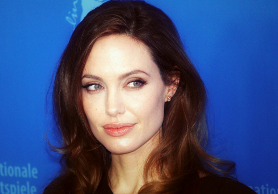 Angelina Jolie o va interpreta pe Maria Callas
