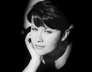INTERVIU cu mezzosoprana Liliana Nikiteanu: &quot;Nu trebuie să uităm că ne hrănim din cultură!&quot;