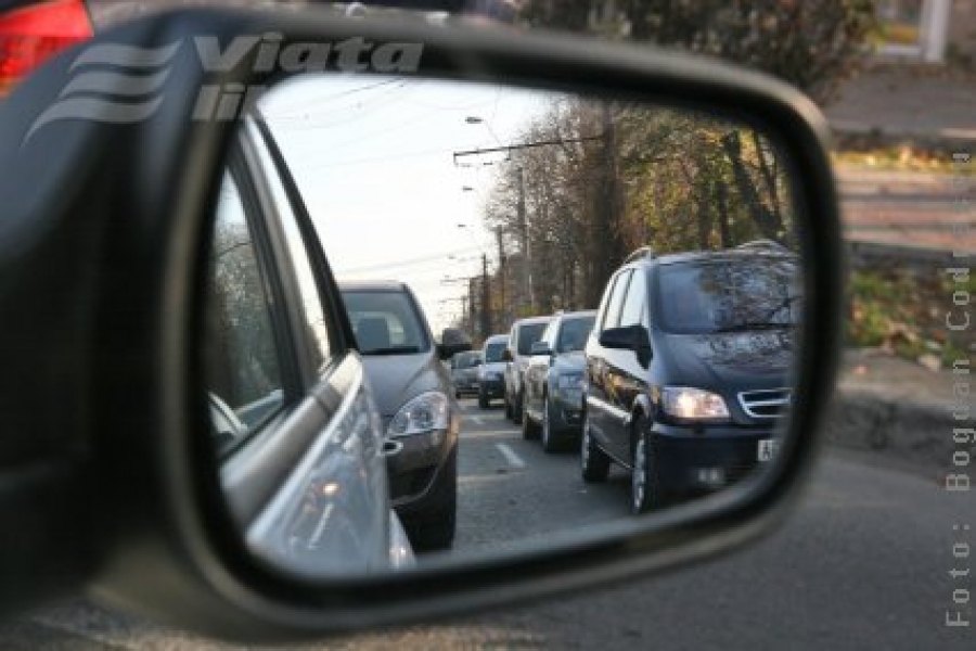 Atins cu oglinda, pe drumul Ijdilenilor