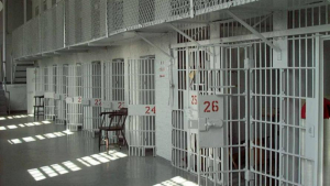 Guvernul MAJOREAZĂ SALARIILE angajaţilor din penitenciare