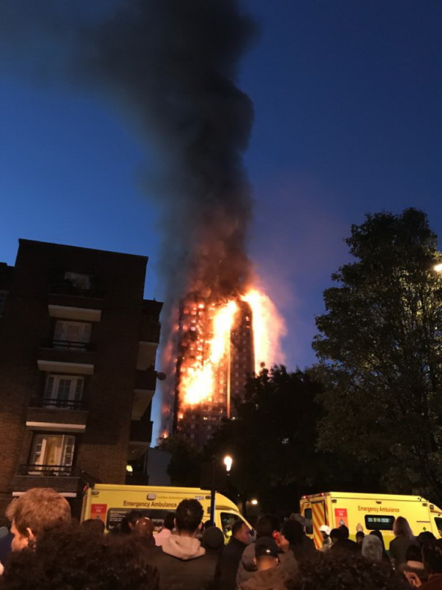 UPDATE - INCENDIU VIOLENT în Londra | Iată bilanțul provizoriu privind persoanele decedate. Blocul-turn se poate PRĂBUȘI în orice moment