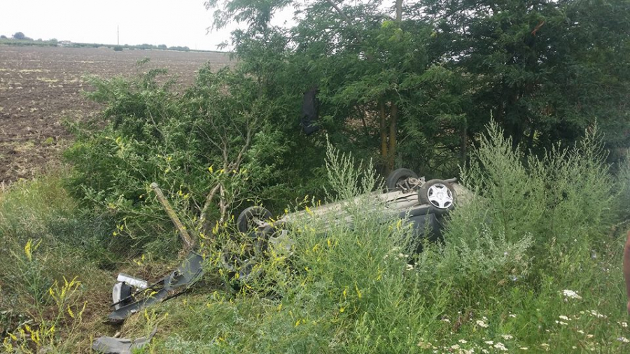 (VIDEO) GROPILE nasc TRAGEDII pe şoselele gălăţene | GRAV ACCIDENT RUTIER între Schela şi Smârdan. O femeie şi un copil au MURIT