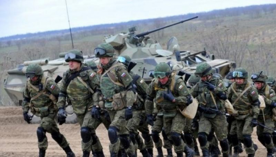 Noi desfășurări de trupe în Crimeea