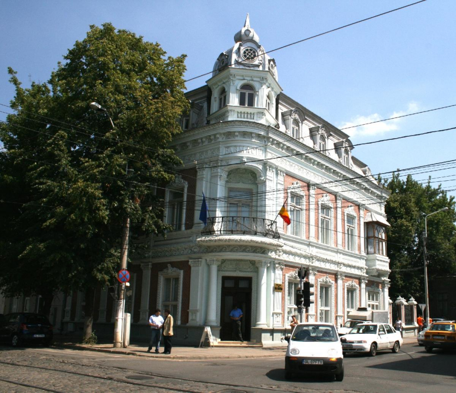 INTRARE LIBERĂ, astăzi, la ”Casa Colecţiilor”!