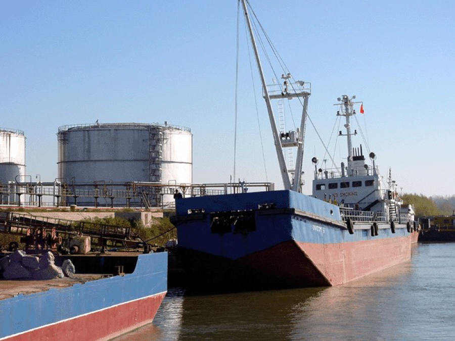 Unicom Oil Terminal a "detronat" în afaceri portul mineralier