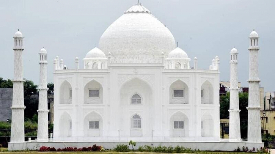 A construit o replică a Taj Mahal-ul, din dragoste pentru soția lui