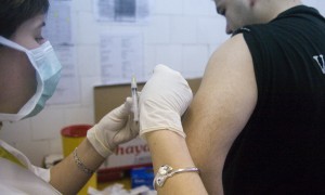 În timp ce campania de imunizarea a fost oprită, la Galaţi mai sunt pacienţi care trebuie vaccinaţi