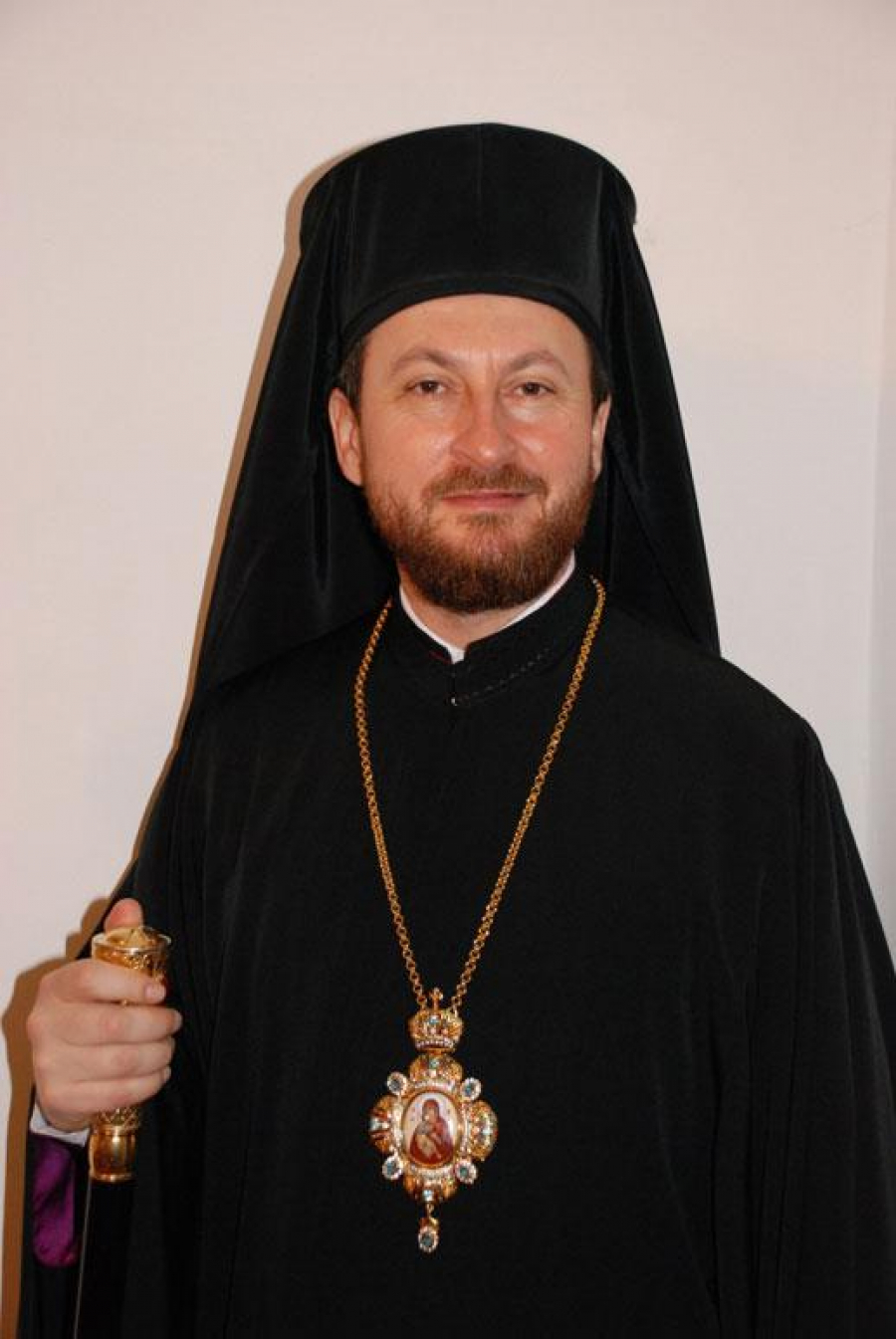 Sinodul decide viitorul episcopului Corneliu