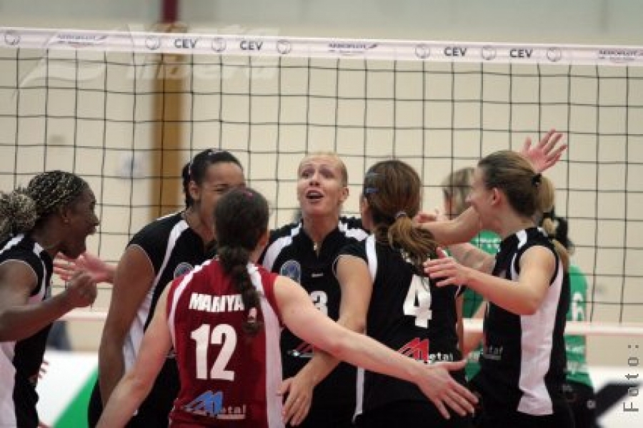 Voleibalistele de la CSU Metal Galaţi vor şi campionatul!