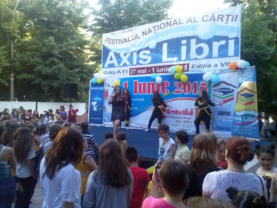 FESTIVALUL CĂRŢII "AXIS LIBRI": Numeroase premii la concursul de creaţie!