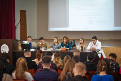 Elevi din Galați solicită prioritizarea educației în campania electorală